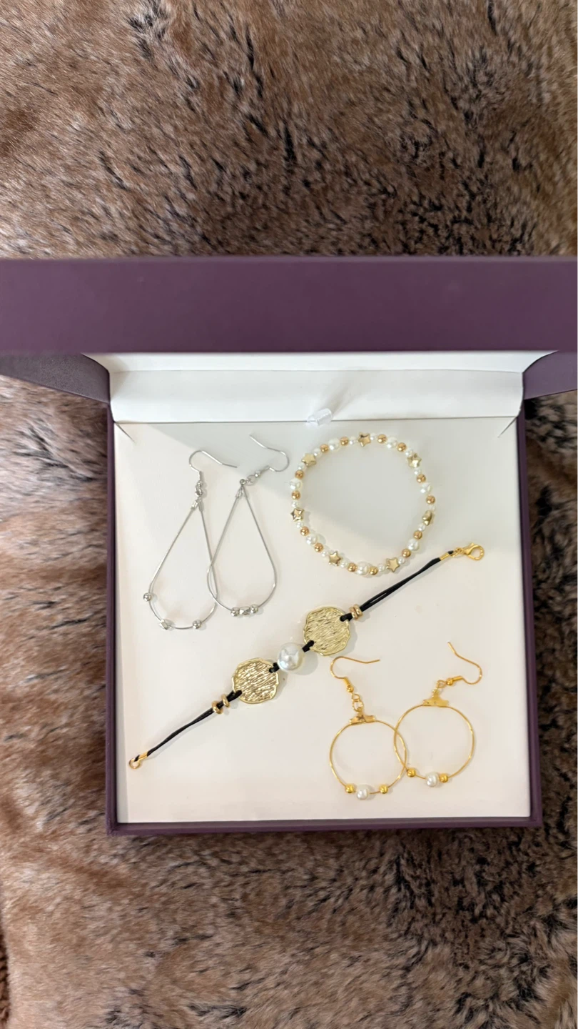 Jewelry Set: Bracelet and Earrings