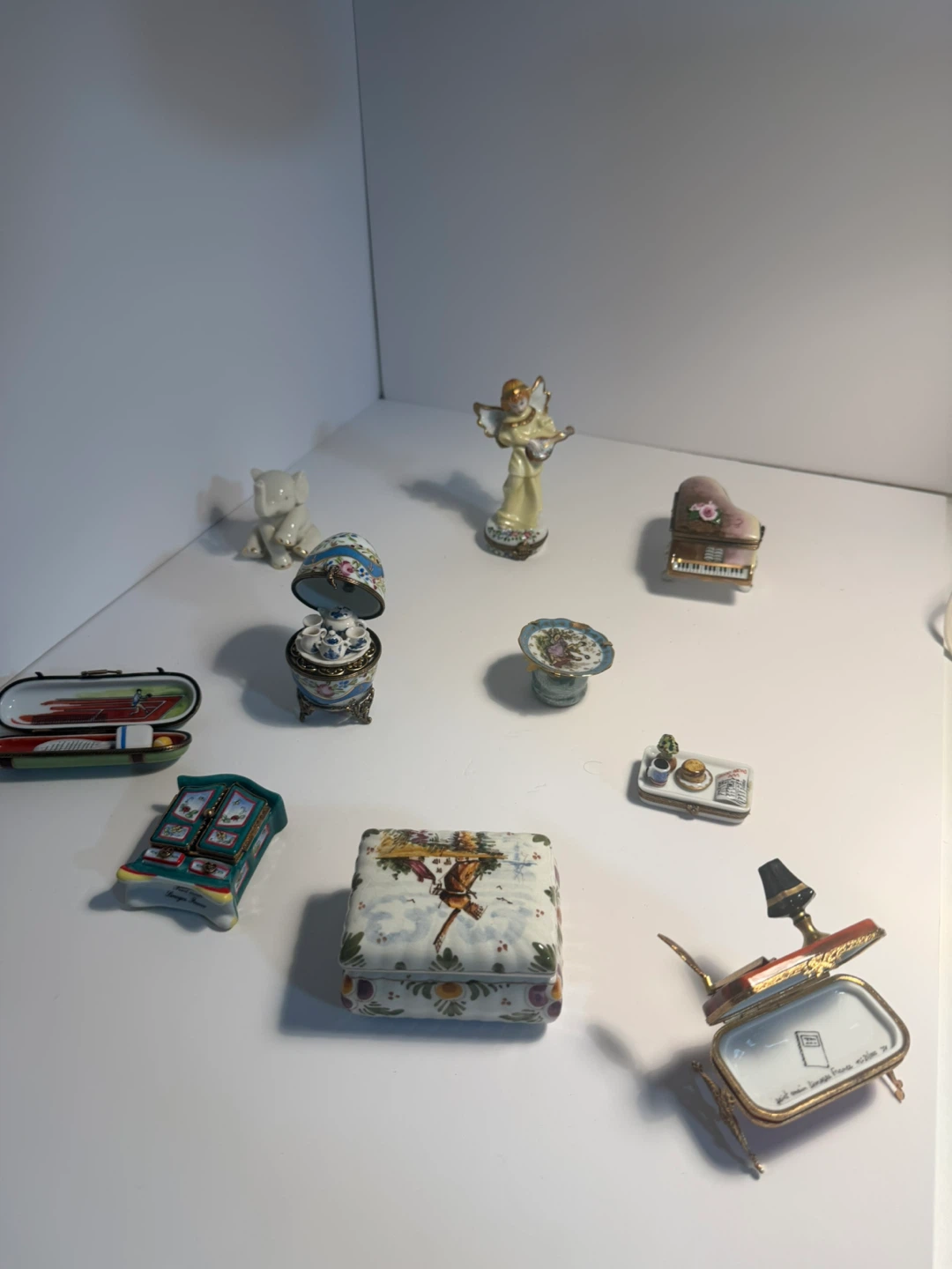 Limoges France Hinged Trinket Box - photo 4