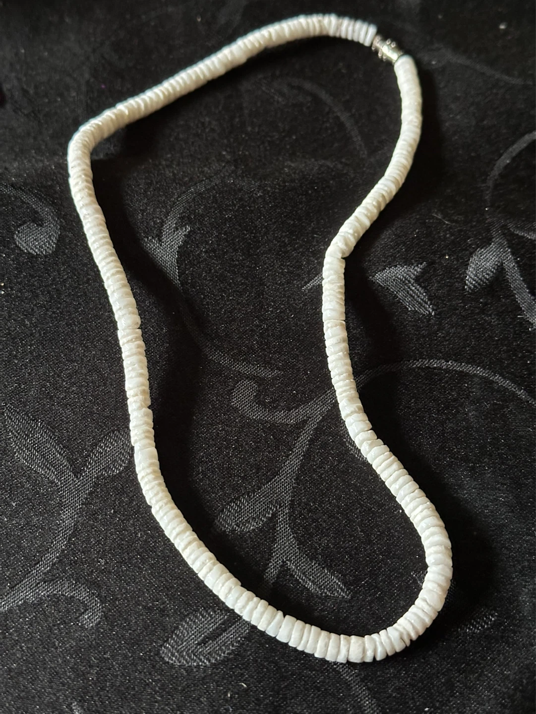 Hawaii Unisex Souvenir Surfer White Puka Shell Necklace 18”