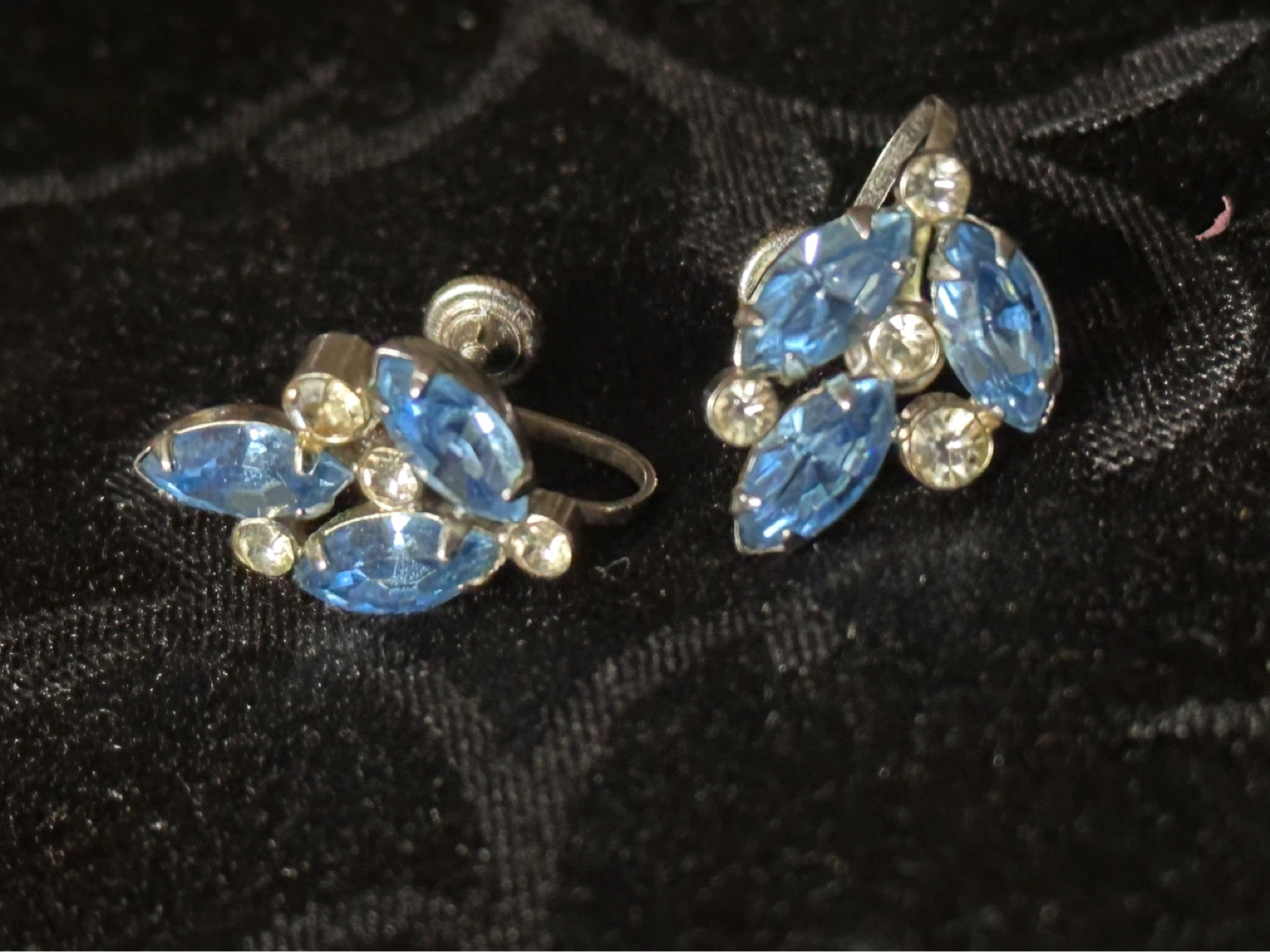 Vintage Avon Blue Rhinestone Screw back Earrings