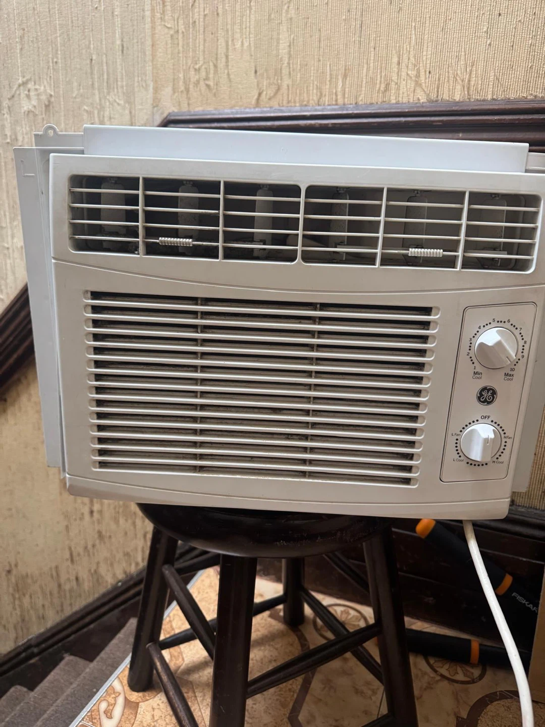 GE 5,000 BTU Mechanical Window Air Conditioner AHV05LYQ1