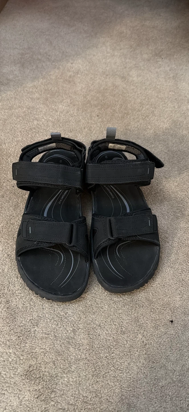 New Ozark Trail men’s sandals US 9