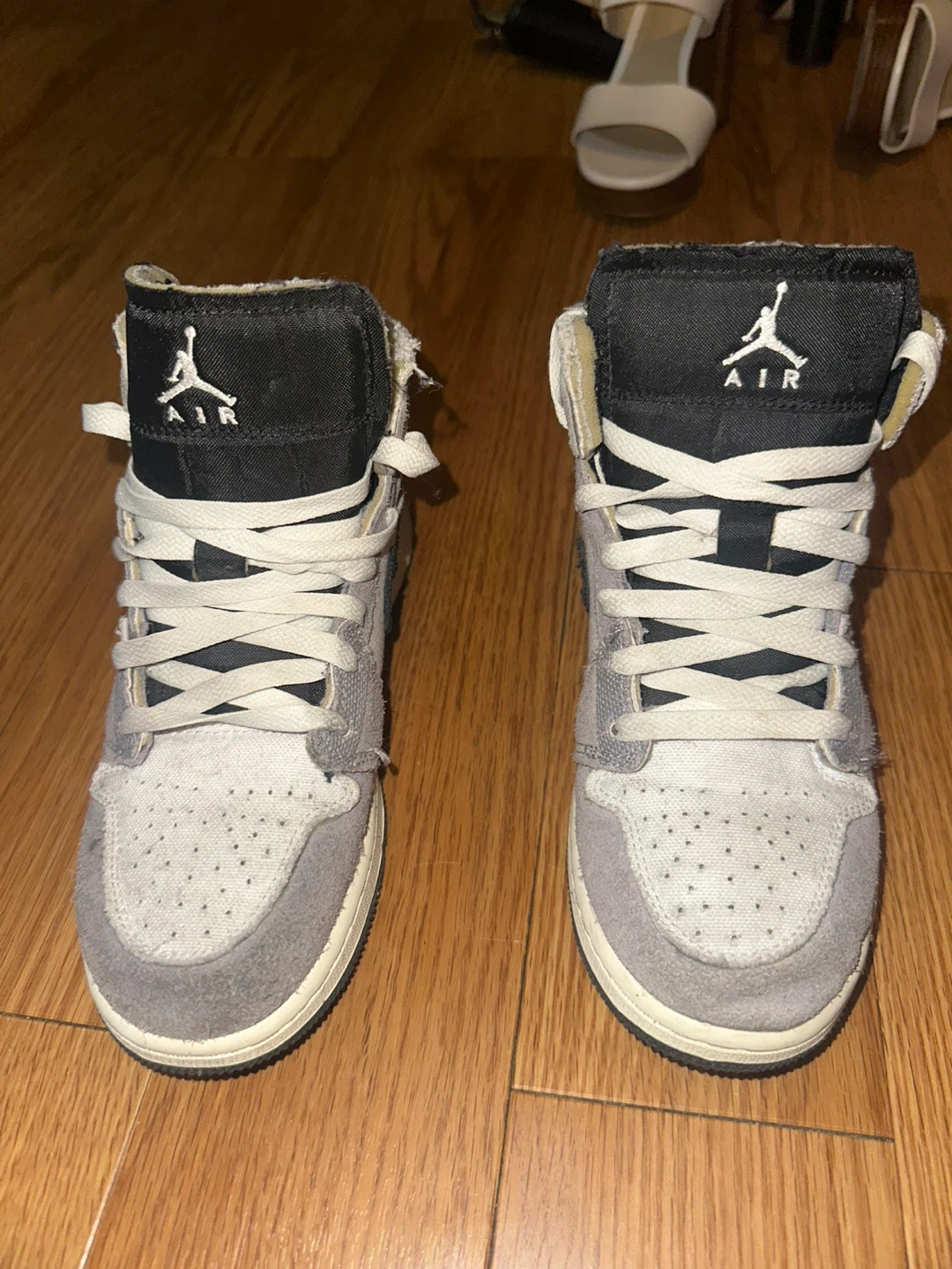 Jordan 1 White Cement 5Y - photo 2