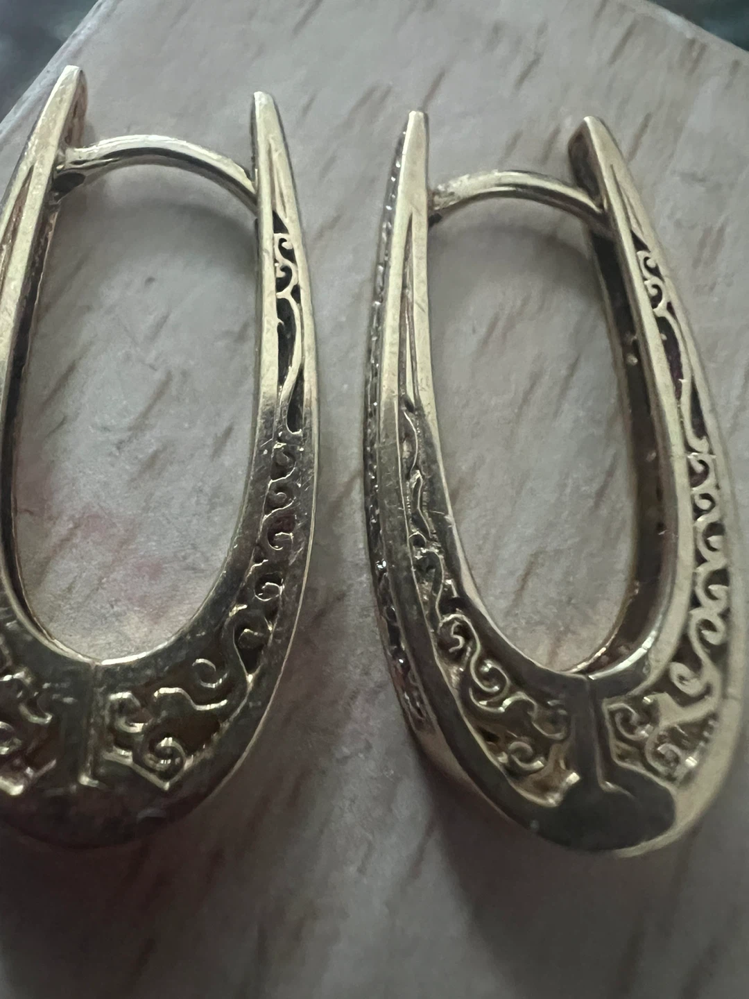 10 k Gold Tone Oval Hoop Earrings with Scrollwork Detail