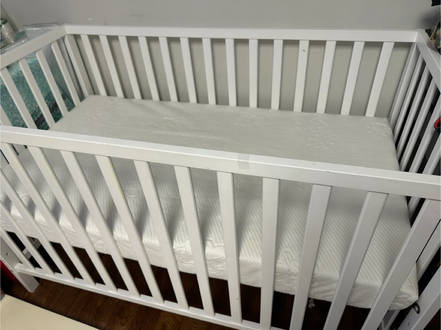White solid Wooden Baby Crib with Mattress