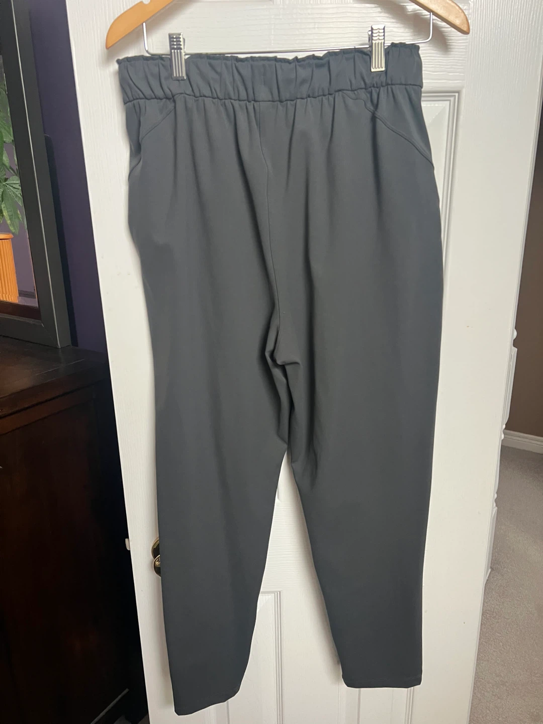 Lululemon Jogger Pants - Size 10 - photo 3