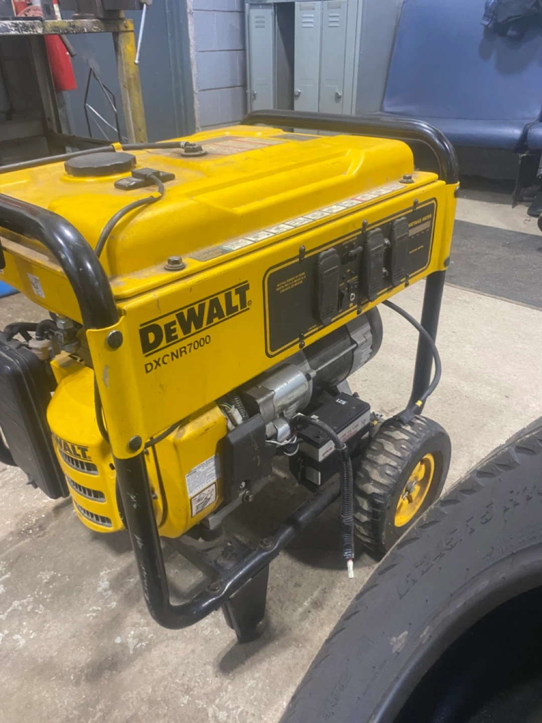 DeWalt DXCNR7000 Generator - photo 5