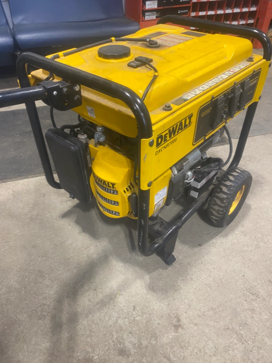 DeWalt DXCNR7000 Generator - photo 4