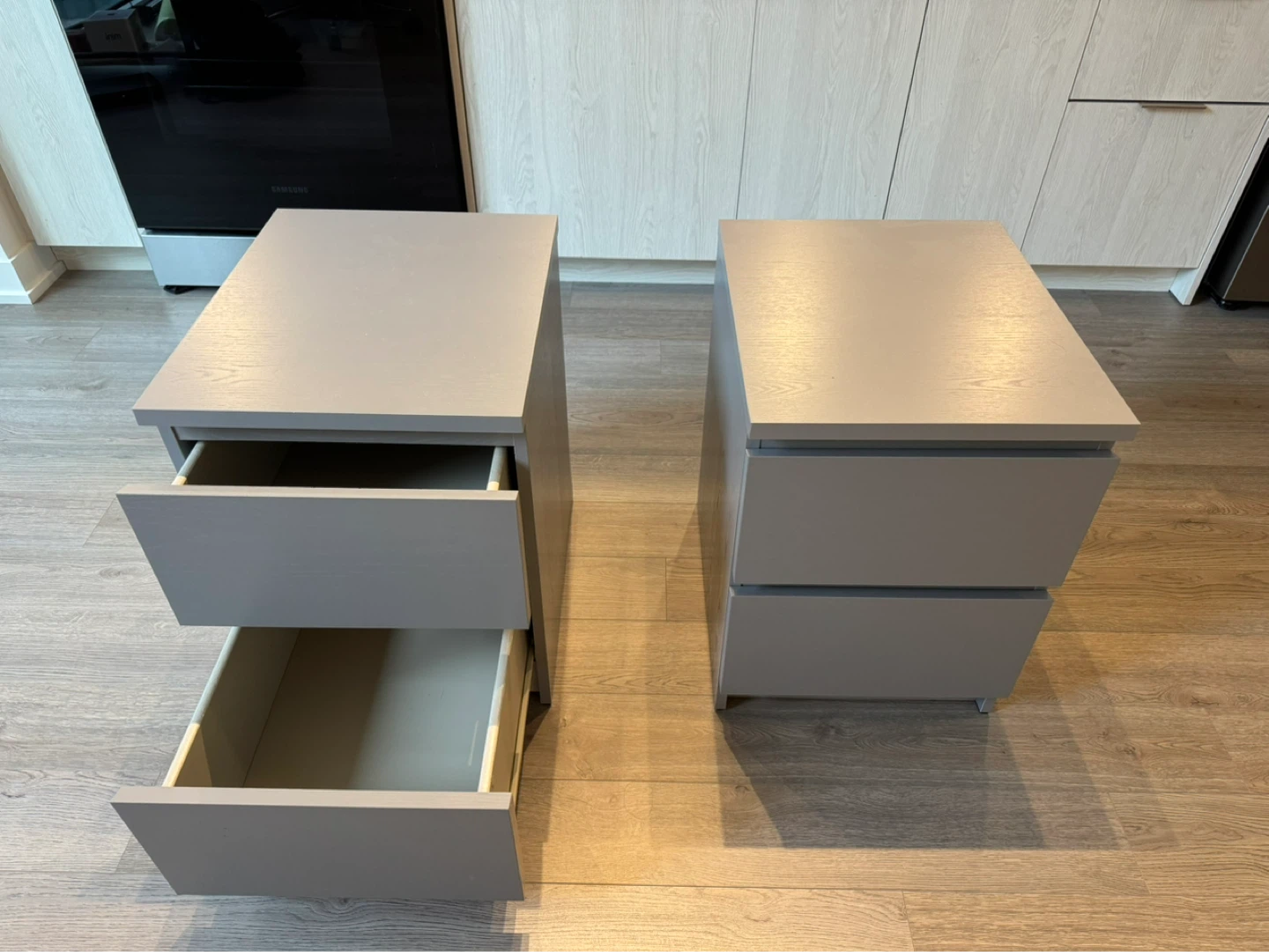 Set of 2-Drawer Nightstands (2 pieces) - photo 2