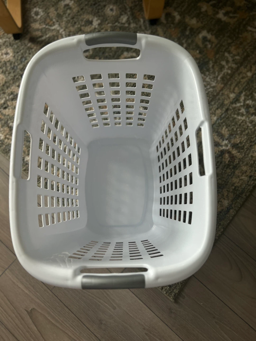 White Plastic Laundry Hamper - photo 3