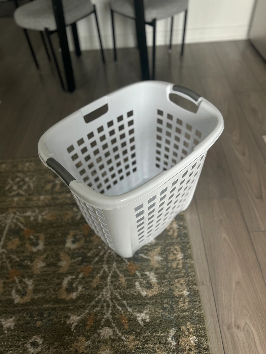 White Plastic Laundry Hamper - photo 2