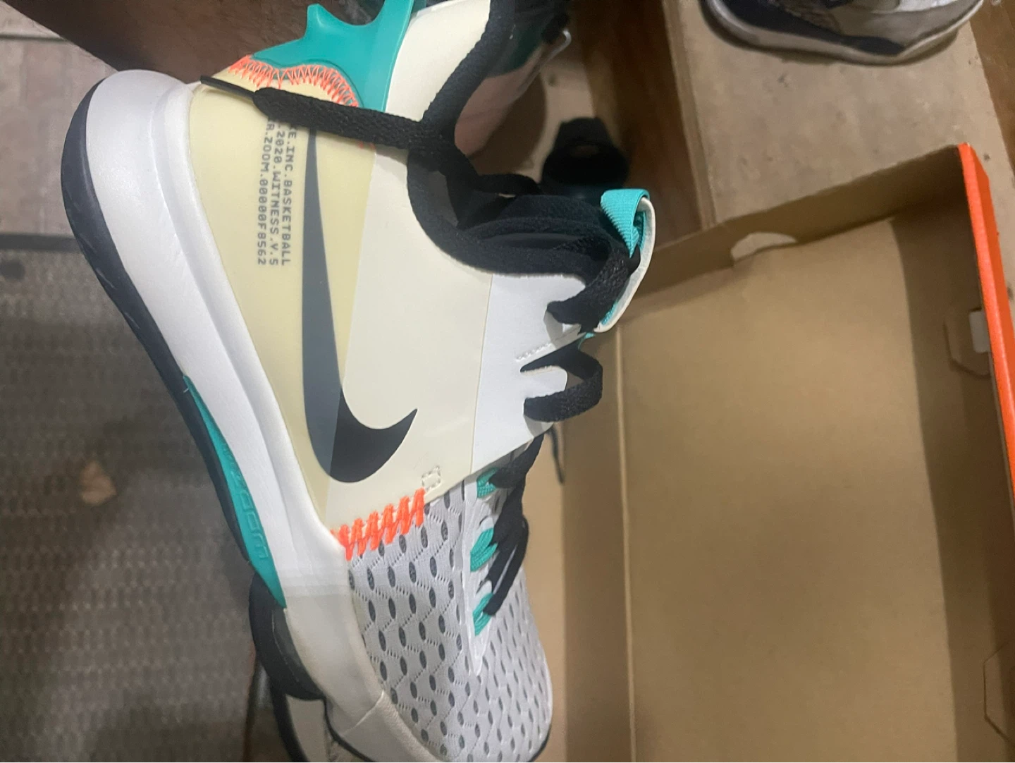 Nike LeBron Witness 5 size 9.5 - photo 2