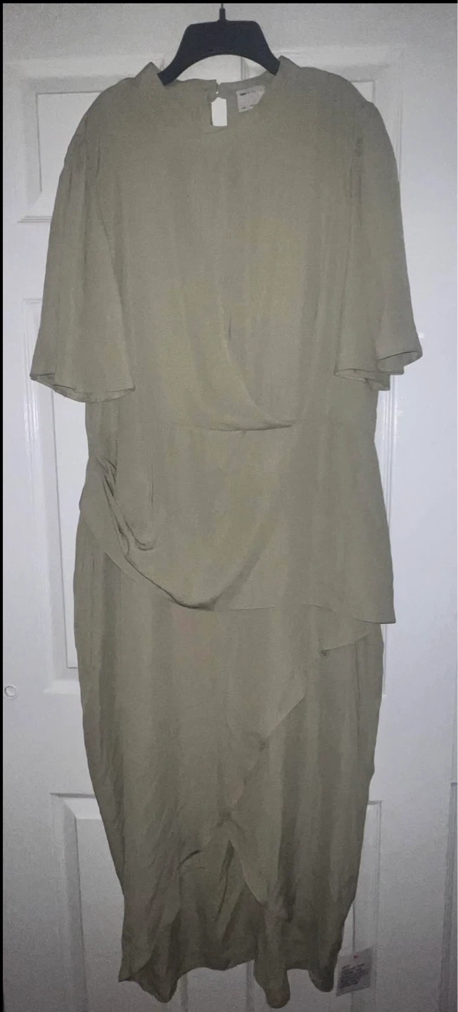 Elegant dress -New with Tags, Special Occasion. Size 16