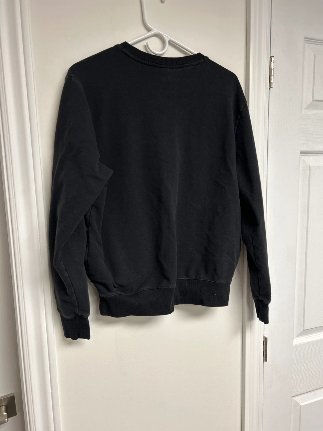 Black Crewneck Sweatshirt - photo 2