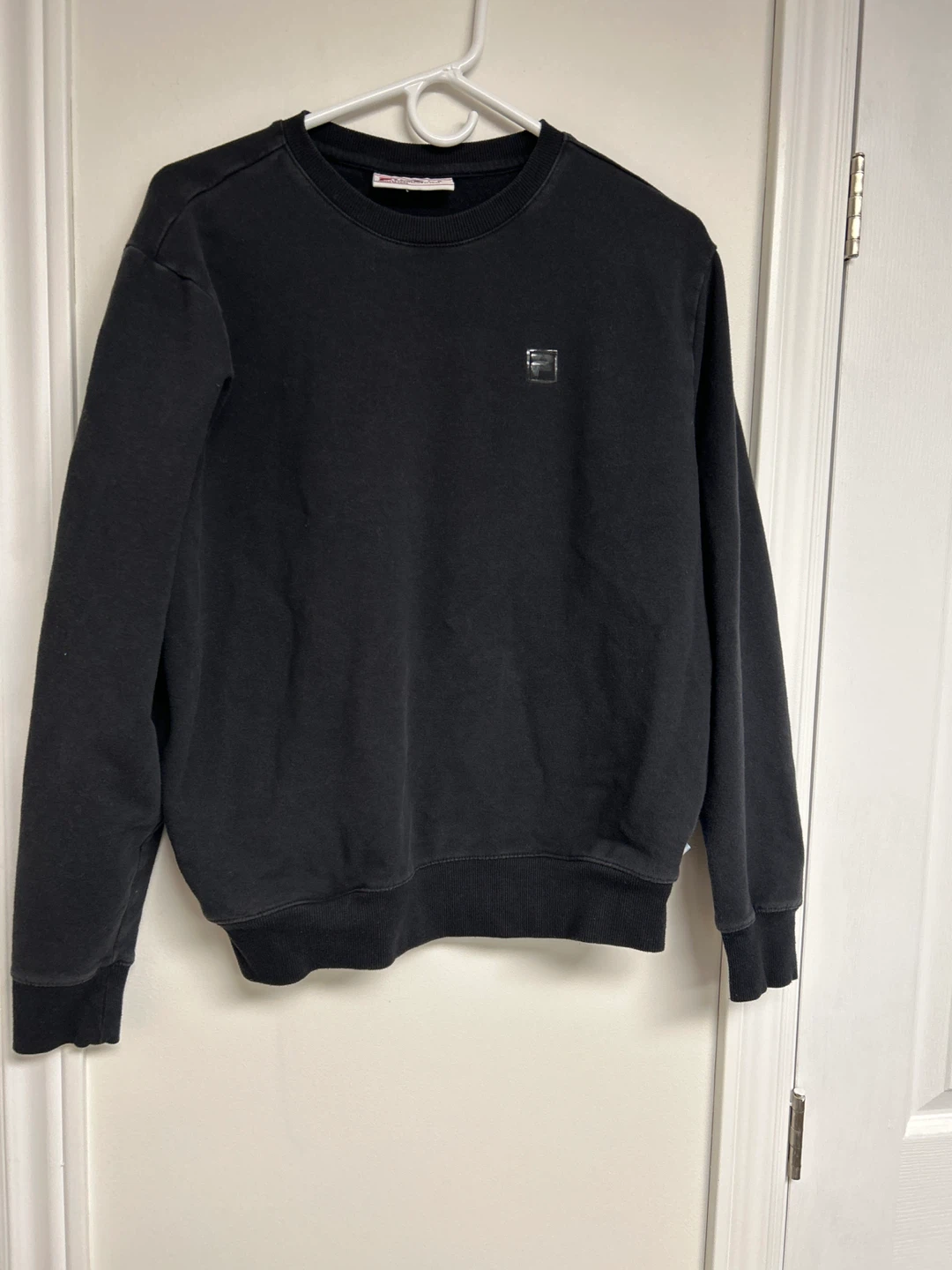 Black Crewneck Sweatshirt