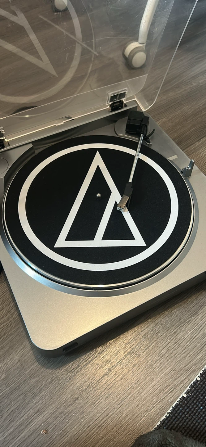 Audio-Technica Turntable - photo 2