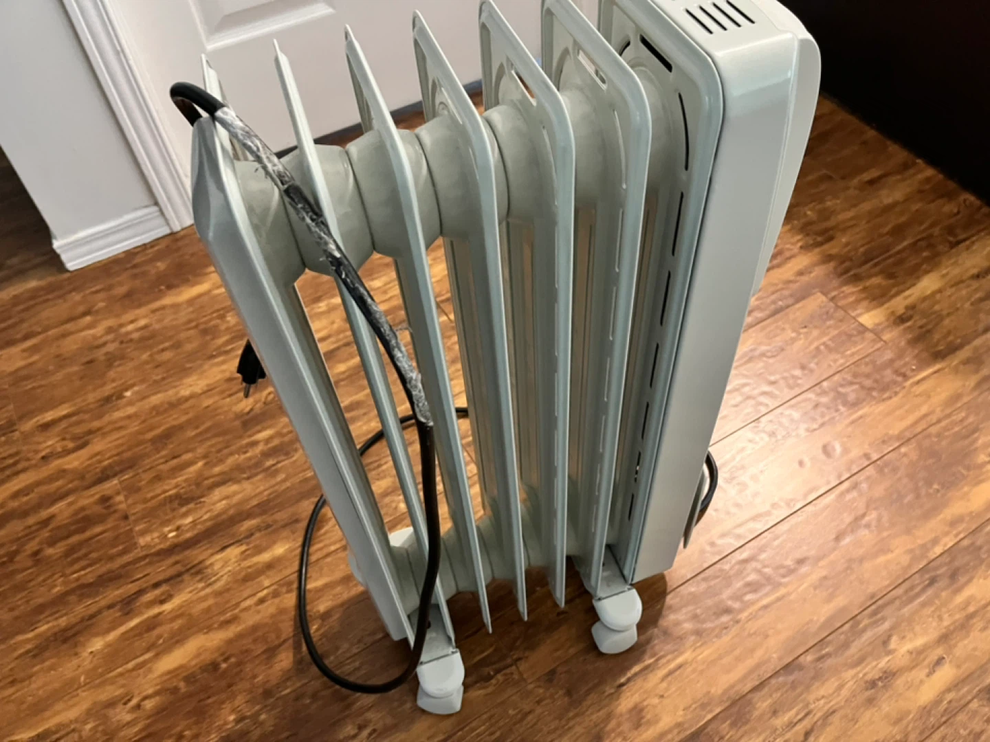 DeLonghi Oil-Filled Radiator Space Heater - photo 2