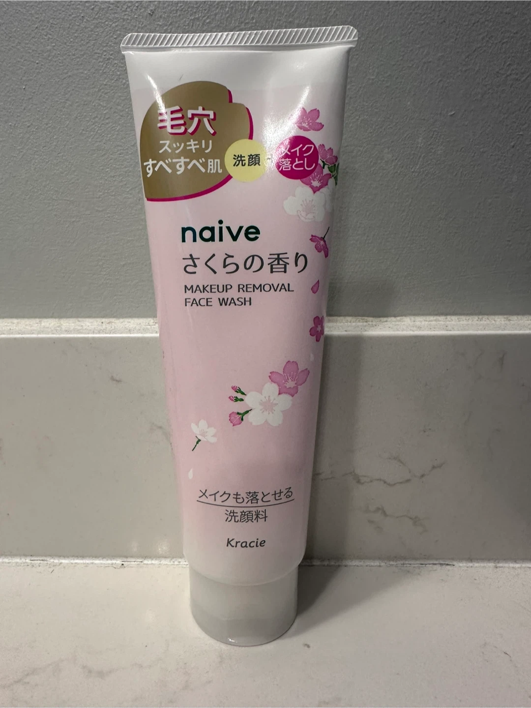 Naive Sakura Fragrance Makeup Removal Face Wash 200g