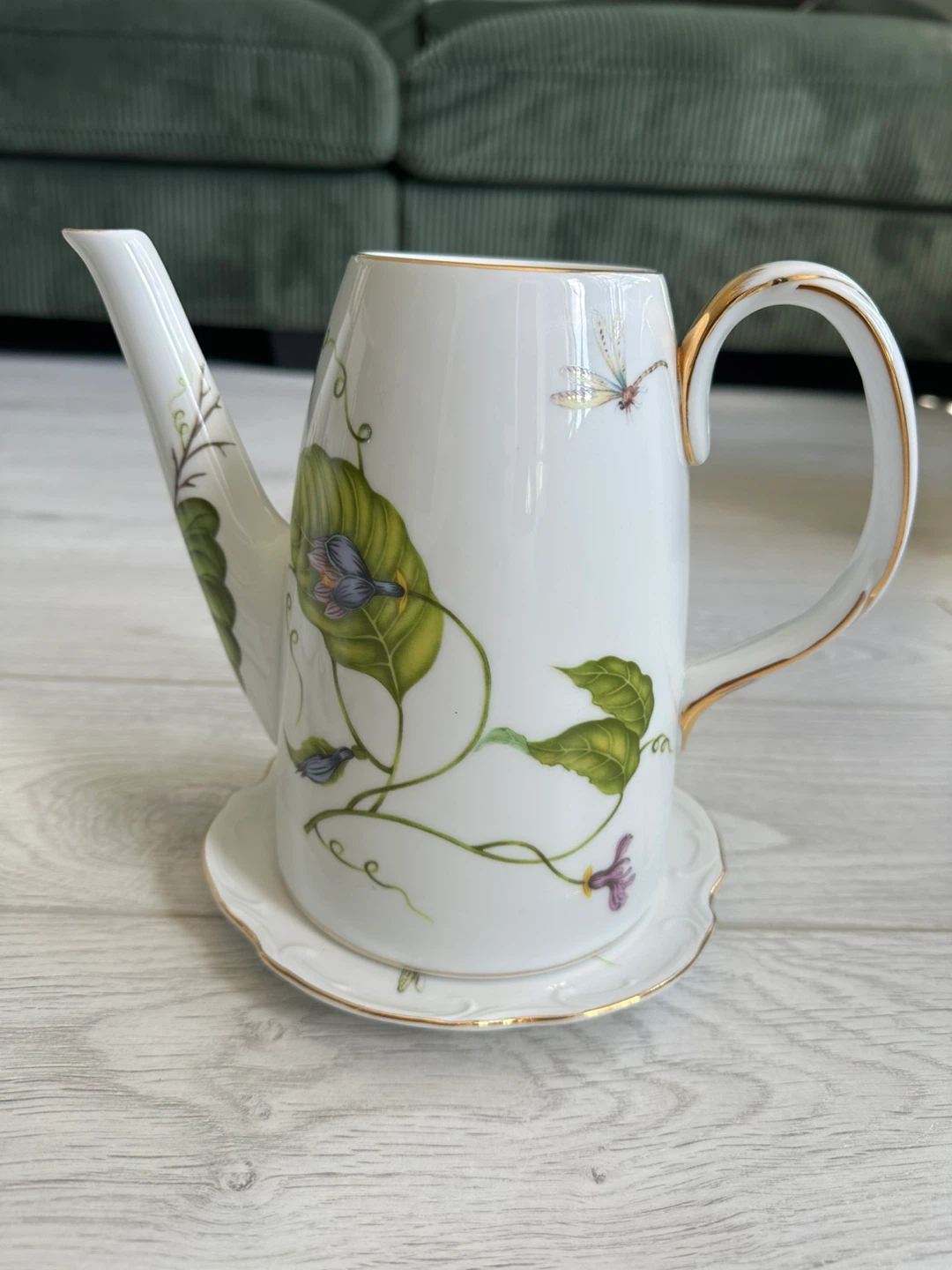Vintage Porcelain Tea Set with Creamer and Teapot - photo 3