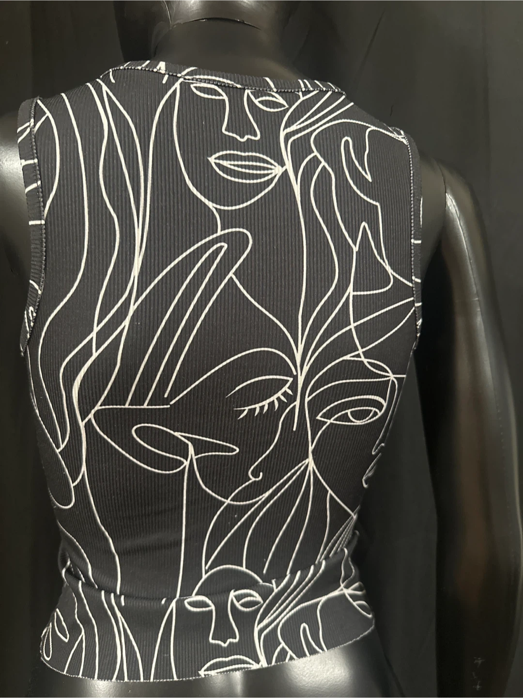 Black & White Abstract Face Print Ribbed Tank Top - photo 2