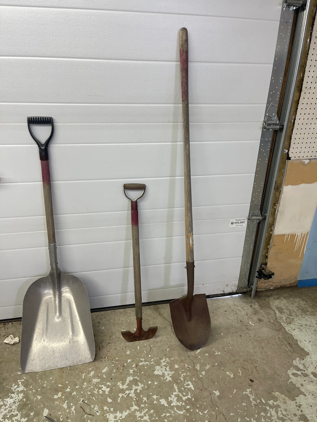 Gardening Tool Assortment: Shovels, Hoes, and Hoses - photo 3