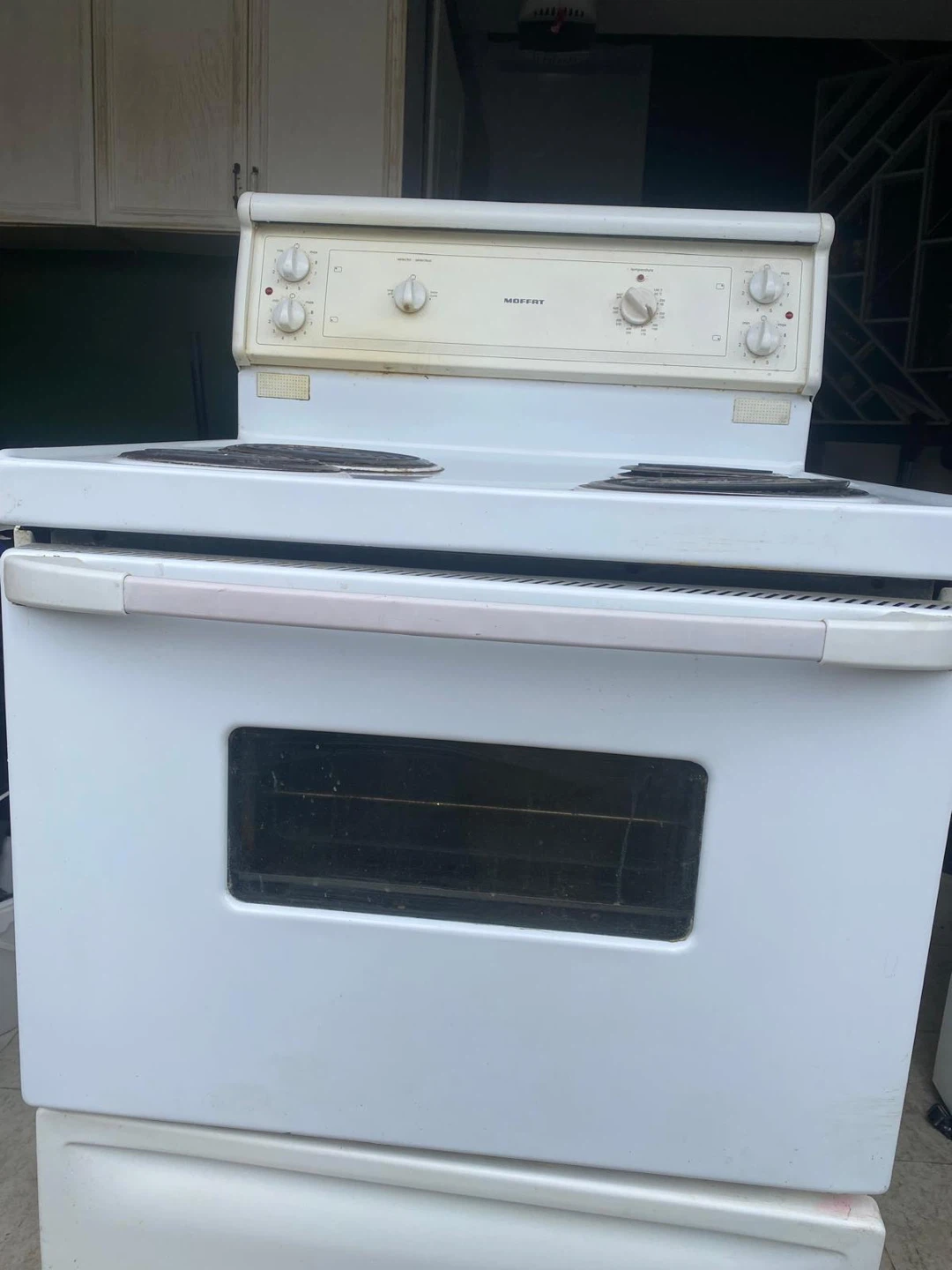 Moffat White Electric Stove