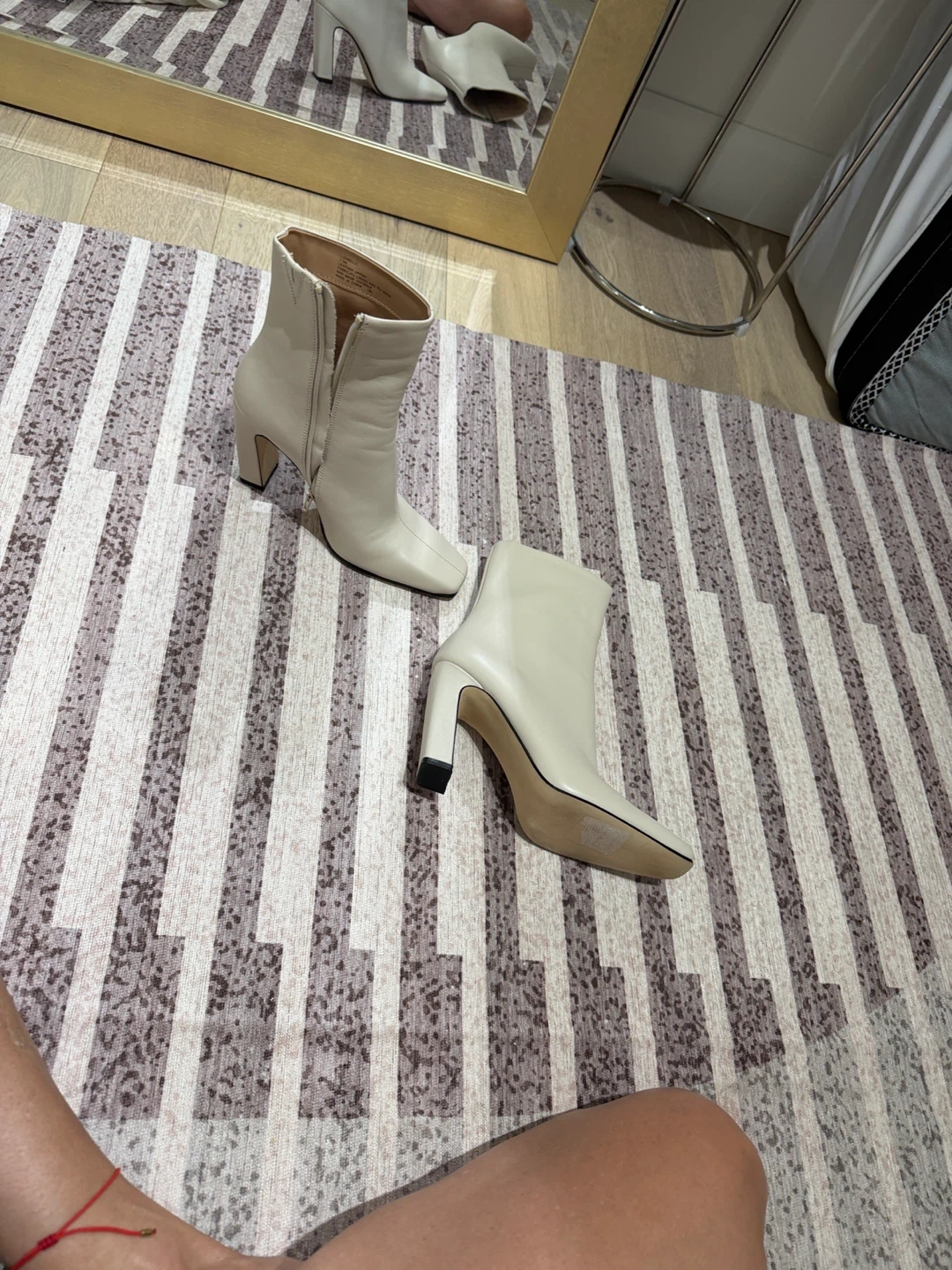 Steve Madden LIZABELLE Cream Leather Ankle Boots - Size 7.5M - photo 3