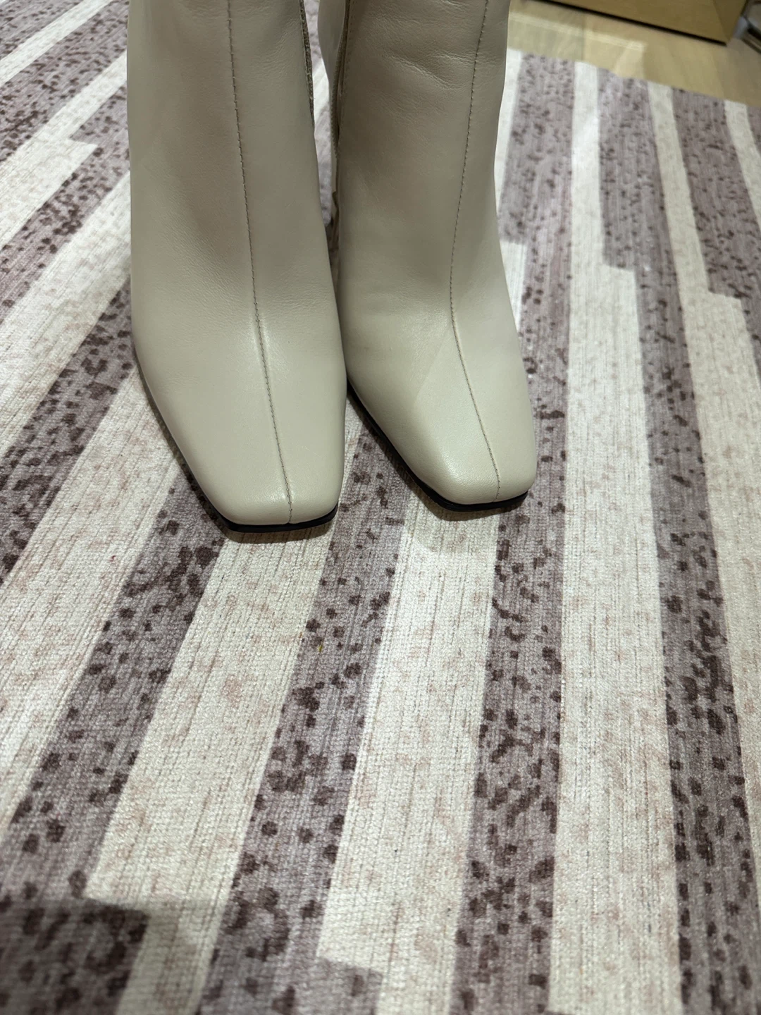 Steve Madden LIZABELLE Cream Leather Ankle Boots - Size 7.5M - photo 5