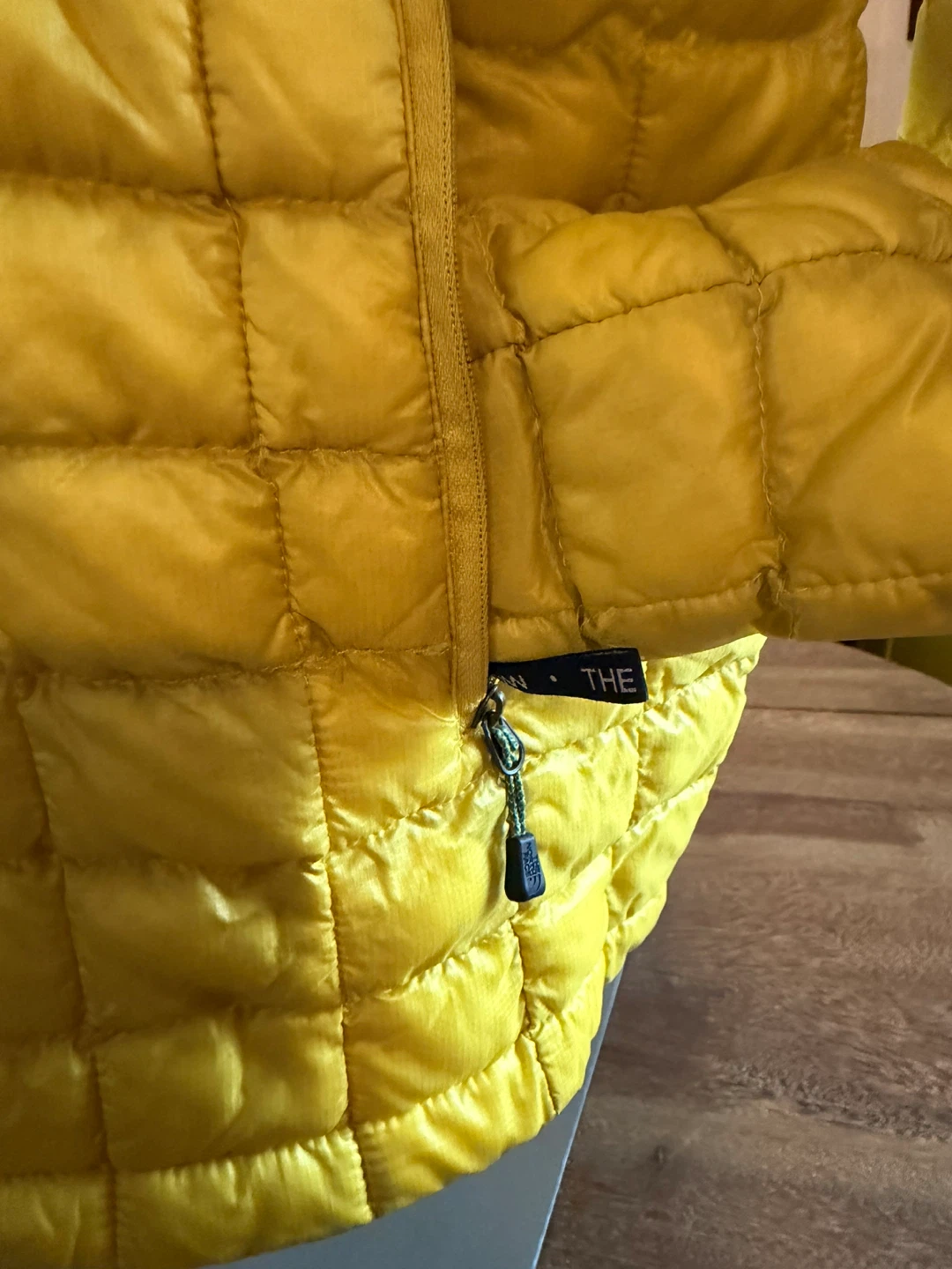 The North Face Puffer Jacket - Yellow - Men's L/G - photo 3