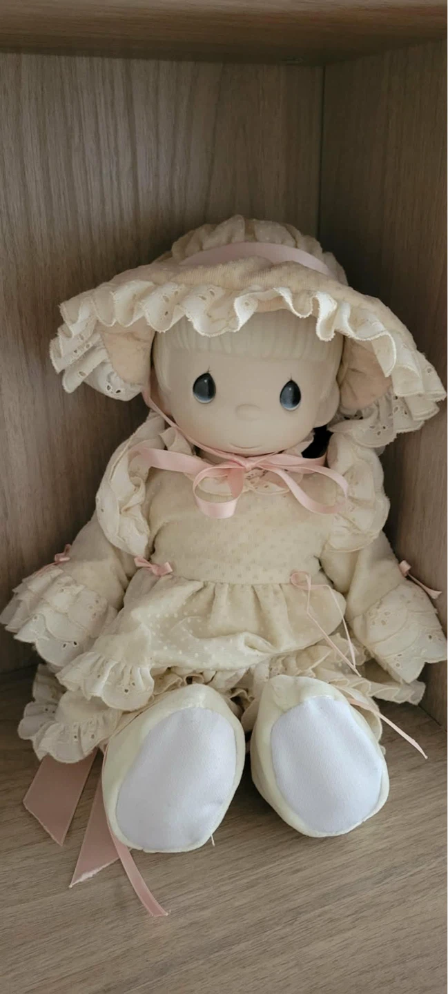 Precious Moments Doll - photo 3