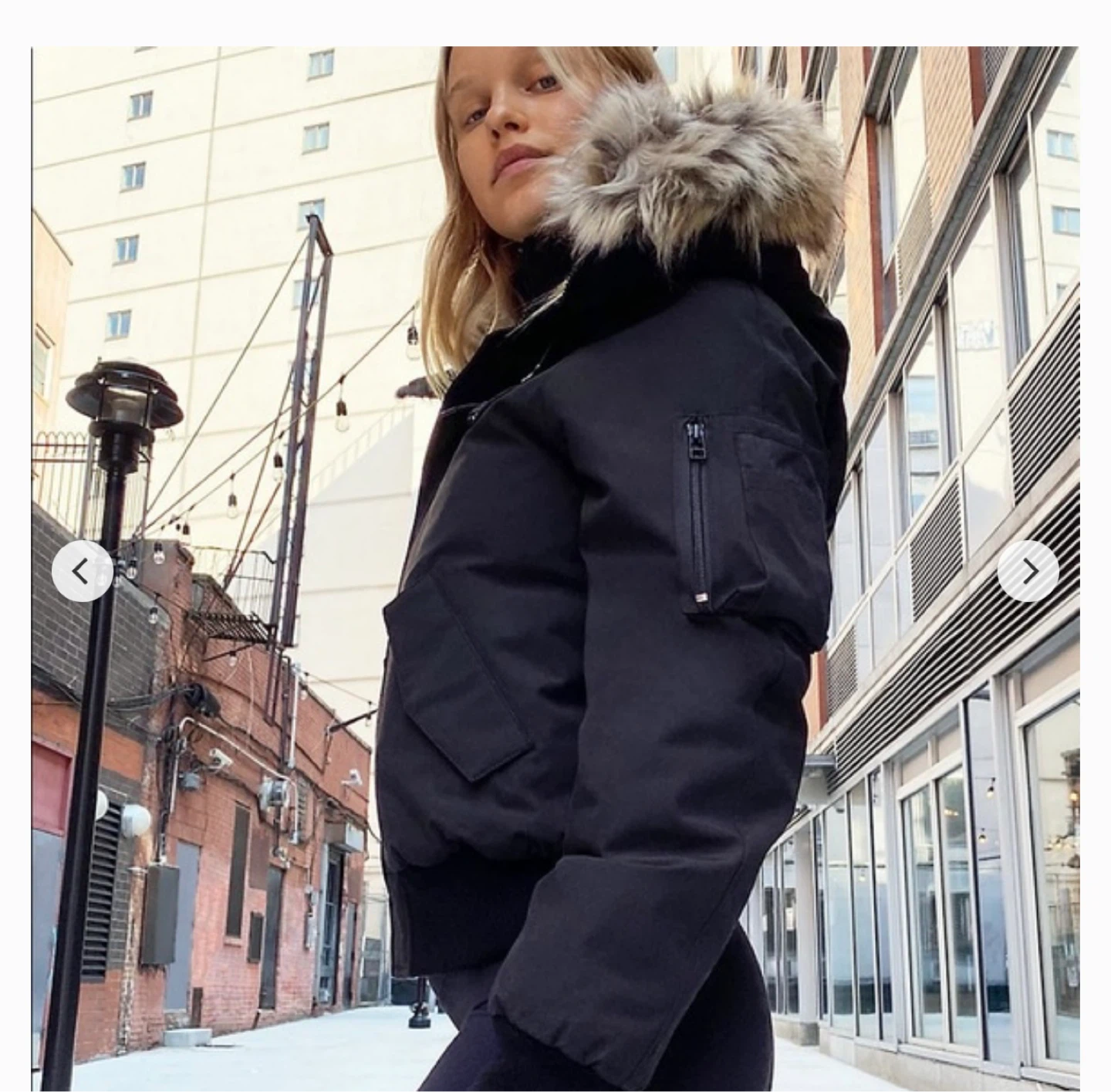 Aritzia TNA Cortina short Parka