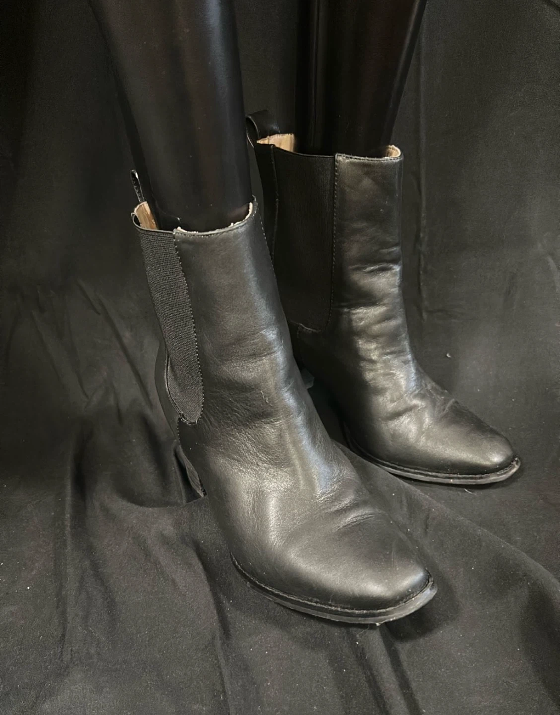 Black Leather Chelsea Boots - photo 2