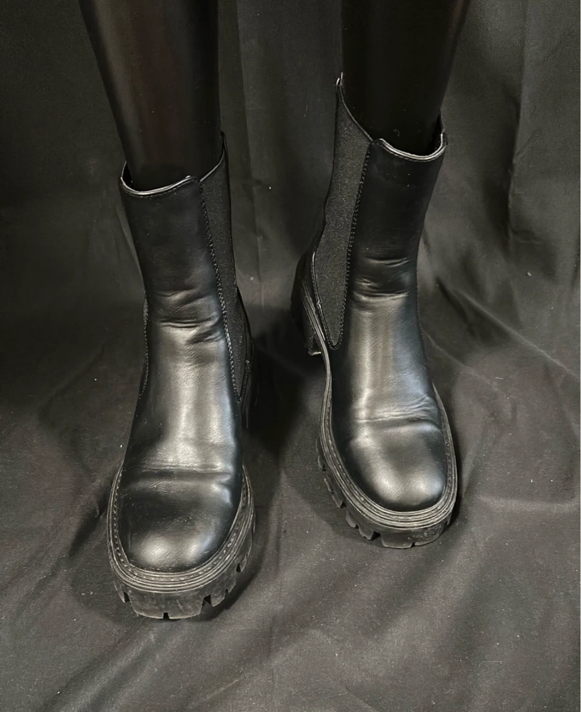 Black Chunky Chelsea Boots - photo 2