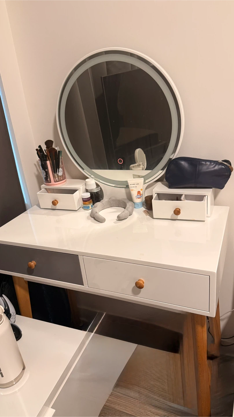 Vanity Table with LED Mirror - photo 3