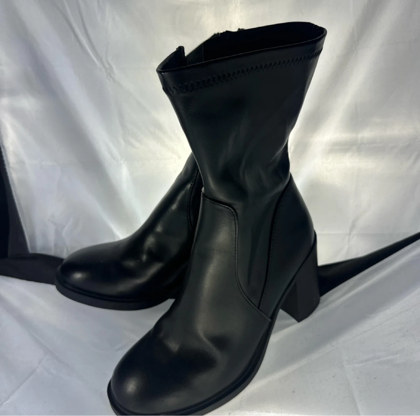 Black Heeled Boots - photo 5