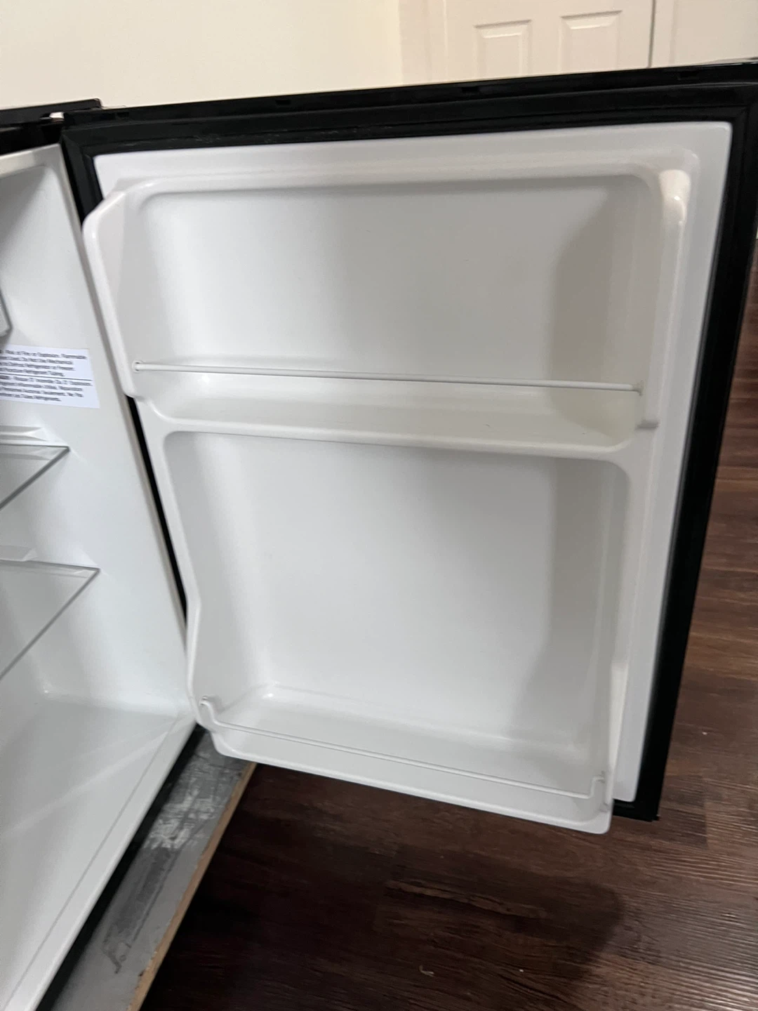 Haier Mini Fridge - photo 4