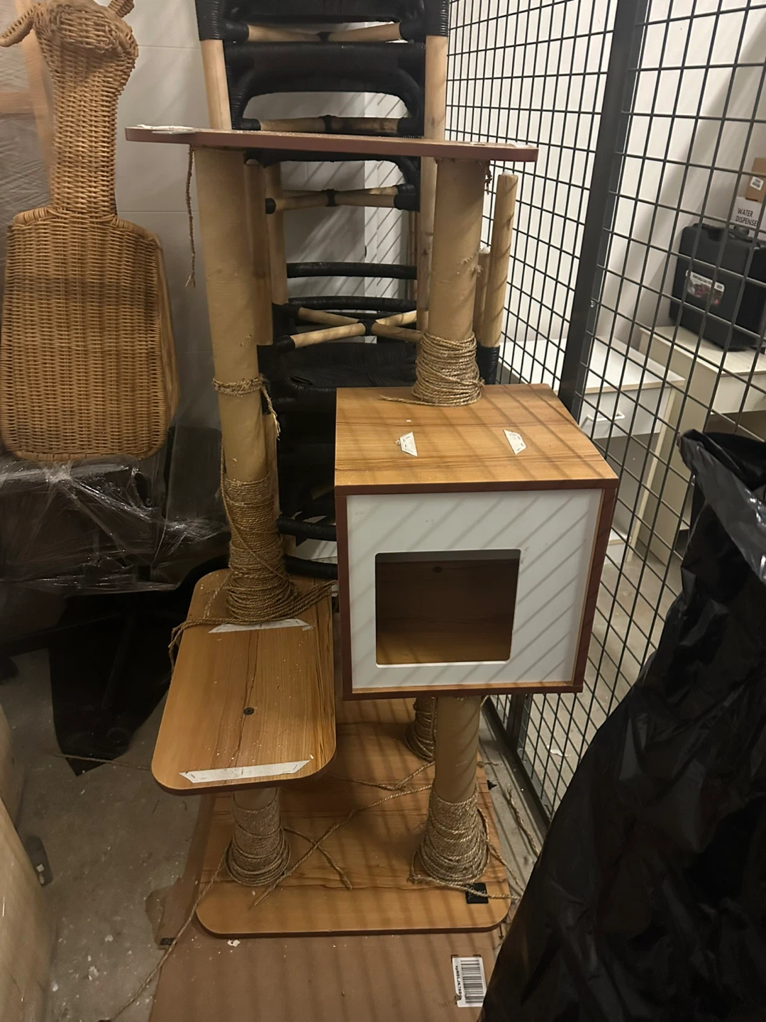 Multi-level Cat Tree with scratching posts