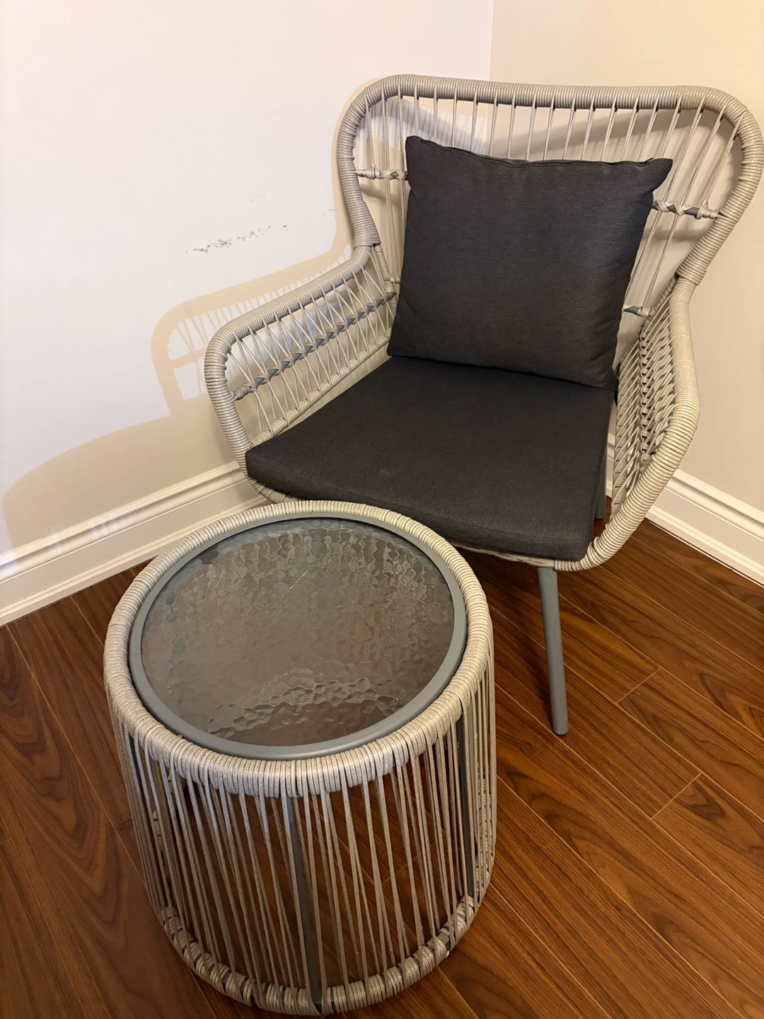 Wicker Patio Chair with Side Table