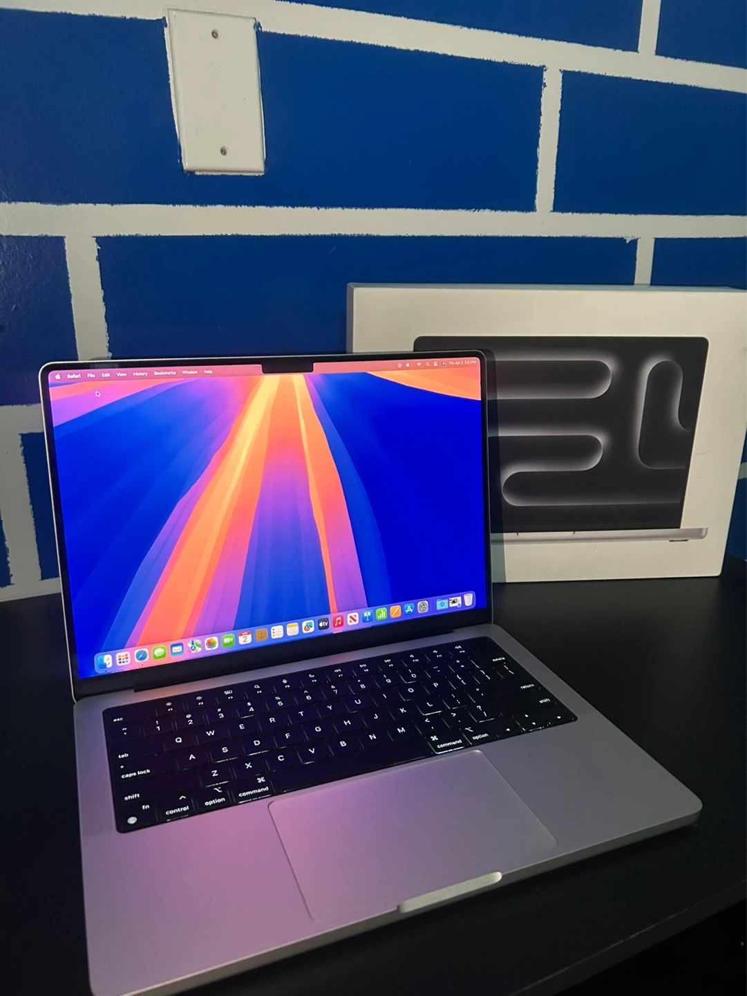 Apple MacBook Pro 14-inch - photo 3