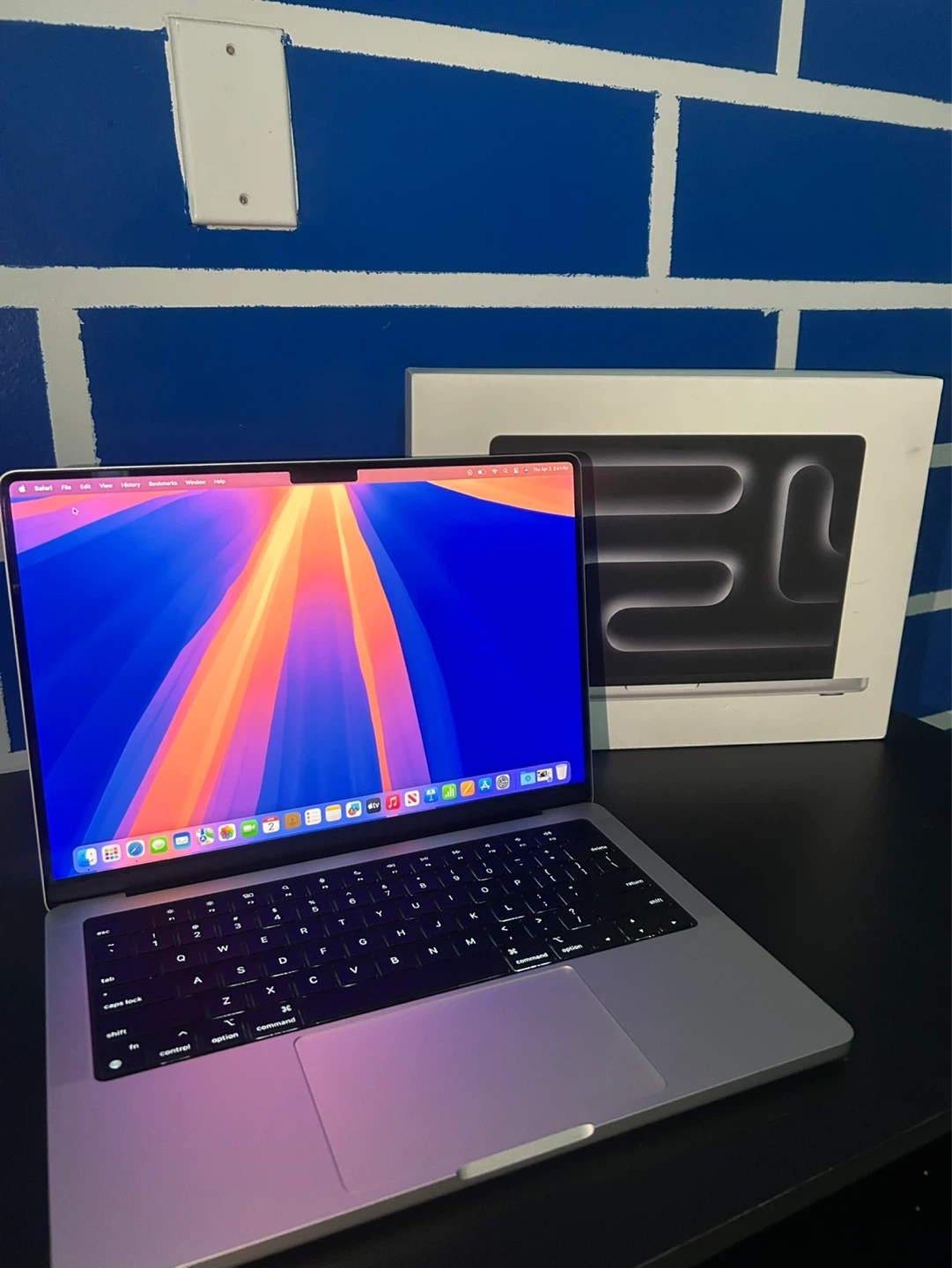 Apple MacBook Pro 14-inch - photo 2