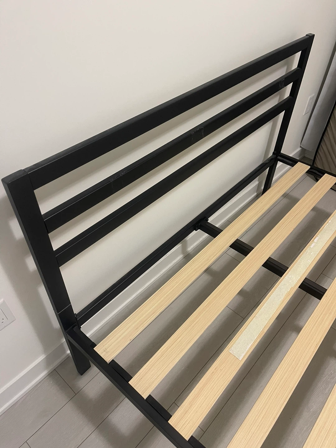 Black Metal Bed Frame ( Queen Size) - photo 4