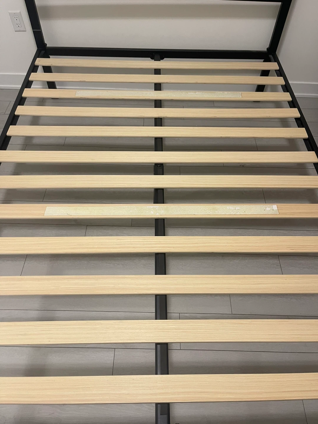 Black Metal Bed Frame ( Queen Size) - photo 5