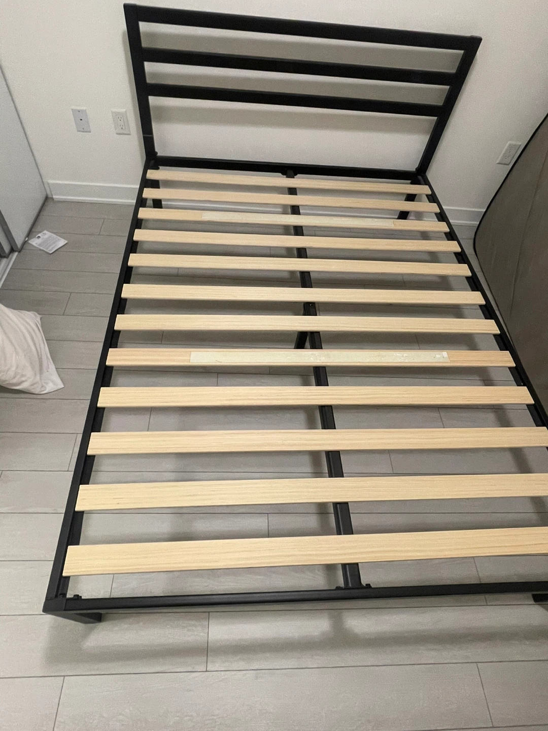 Black Metal Bed Frame ( Queen Size) - photo 2