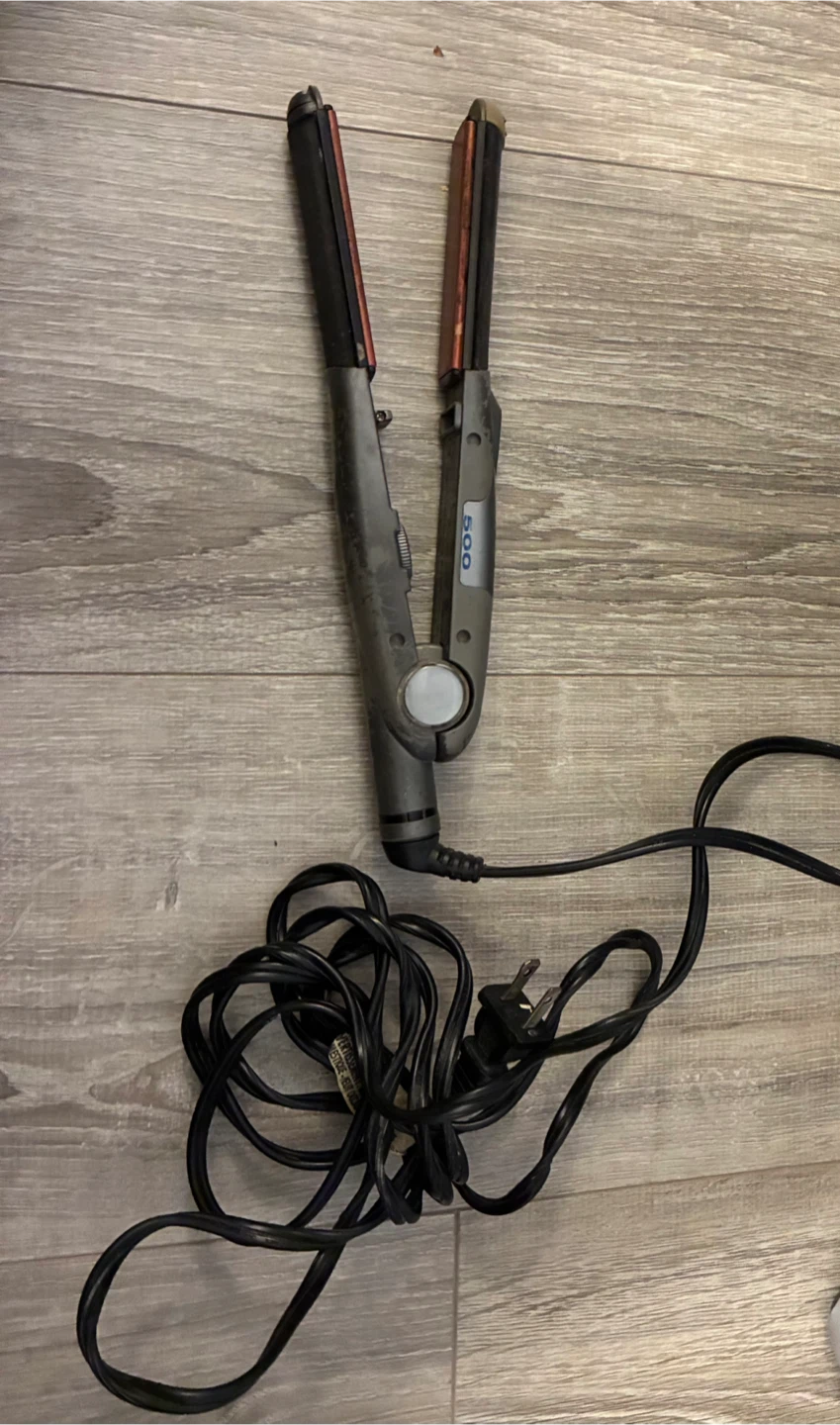 Babyliss Pro Flat Iron 1”