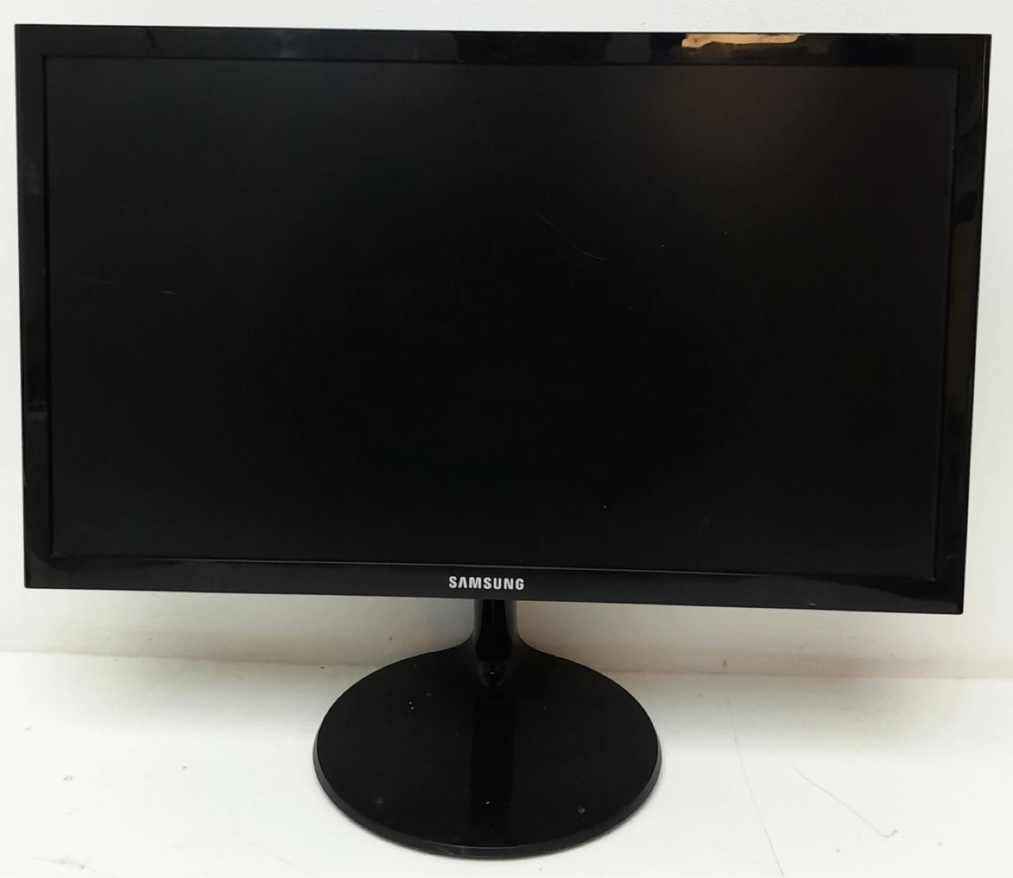Samsung 24’ SF350 LED Monitor - photo 3