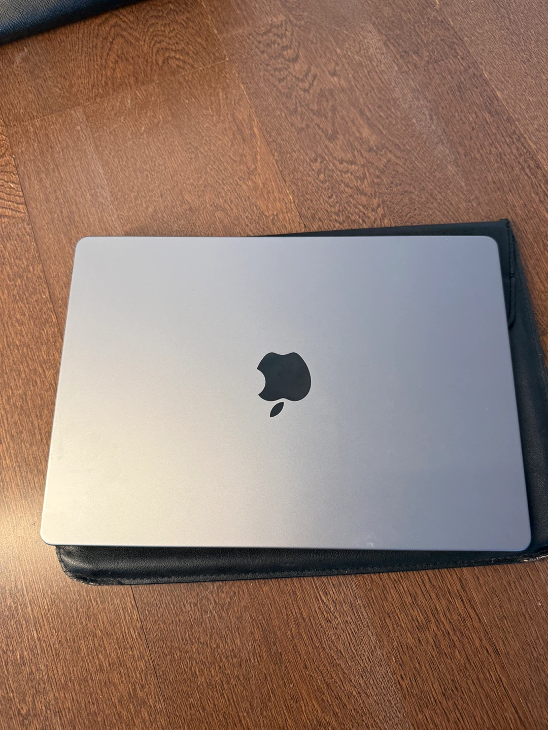 SELLING FOR PARTS! MacBook M1 Pro Model A2442