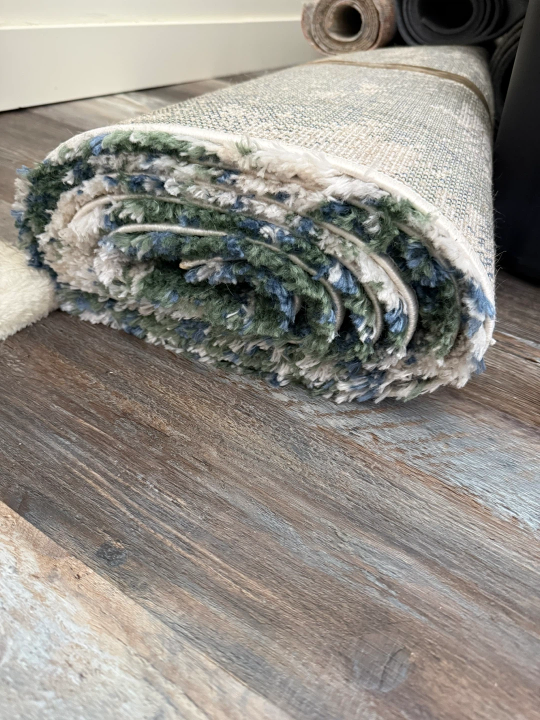 Difiore Abstract Green/Beige Area Rug