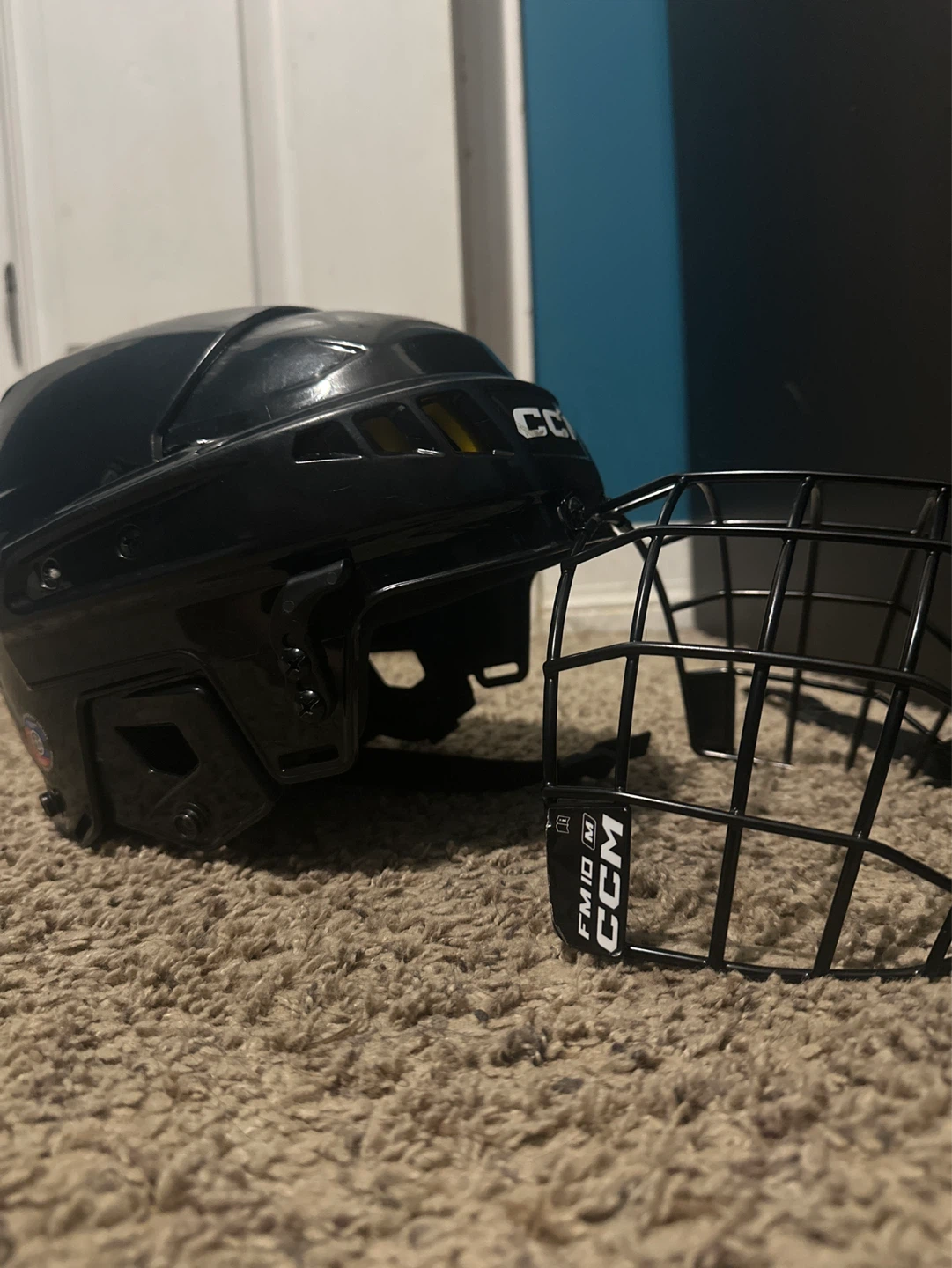 CCM XTID Hockey Helmet with Cage - Junior Medium - photo 3