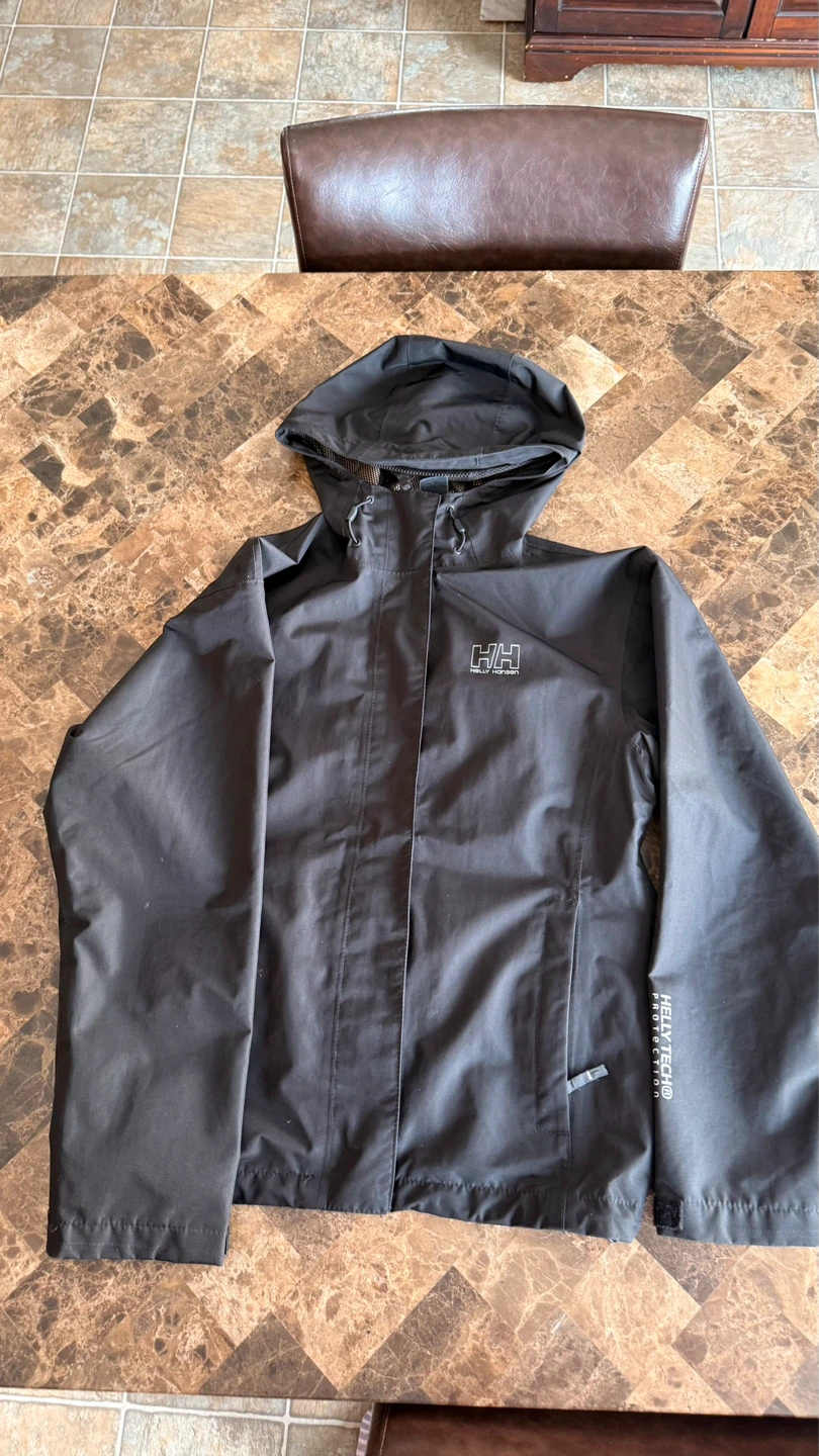 Helly Hansen Black Rain Jacket Women’s Medium