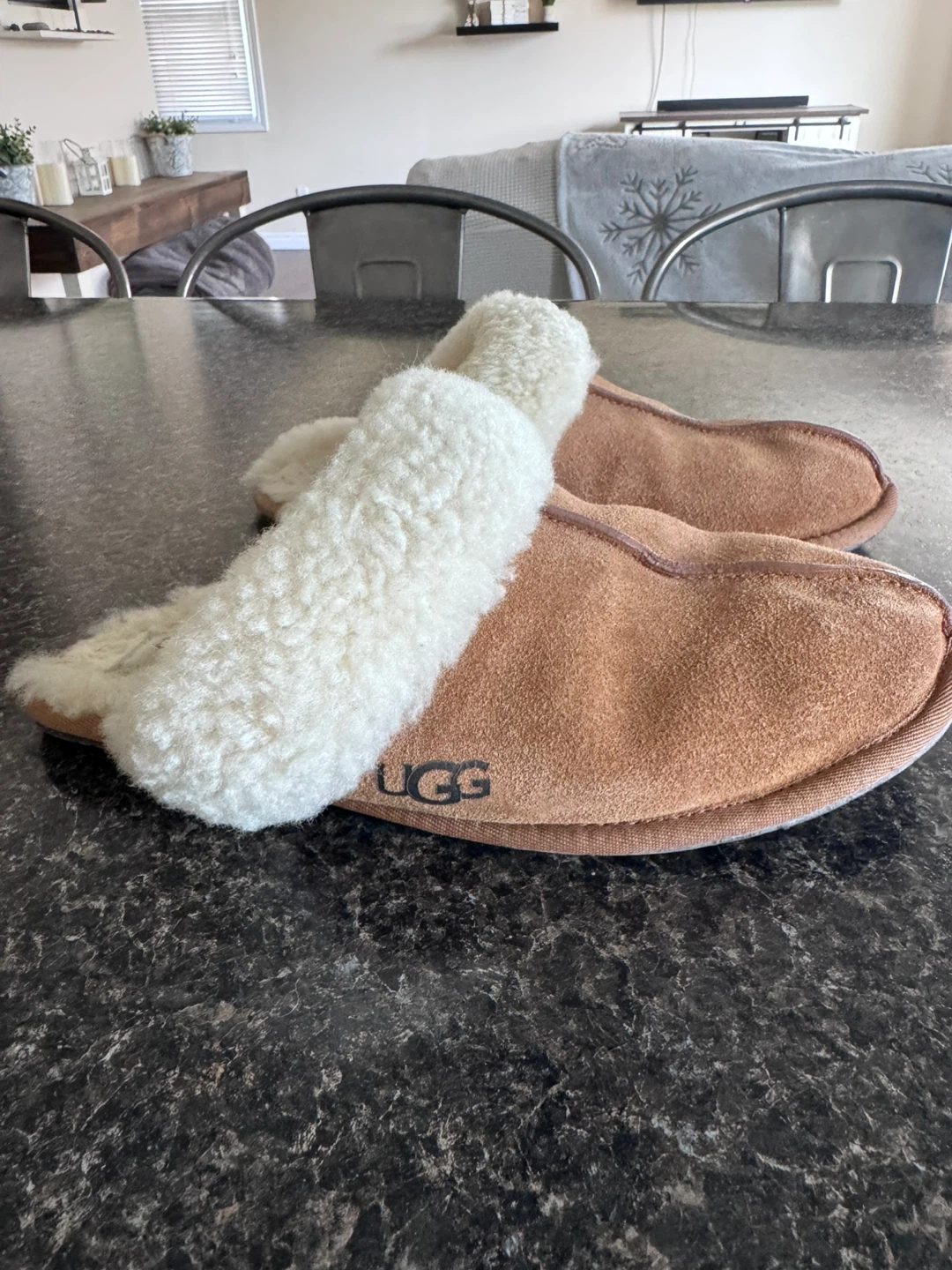 UGG Slippers - Tan-womens sz 10